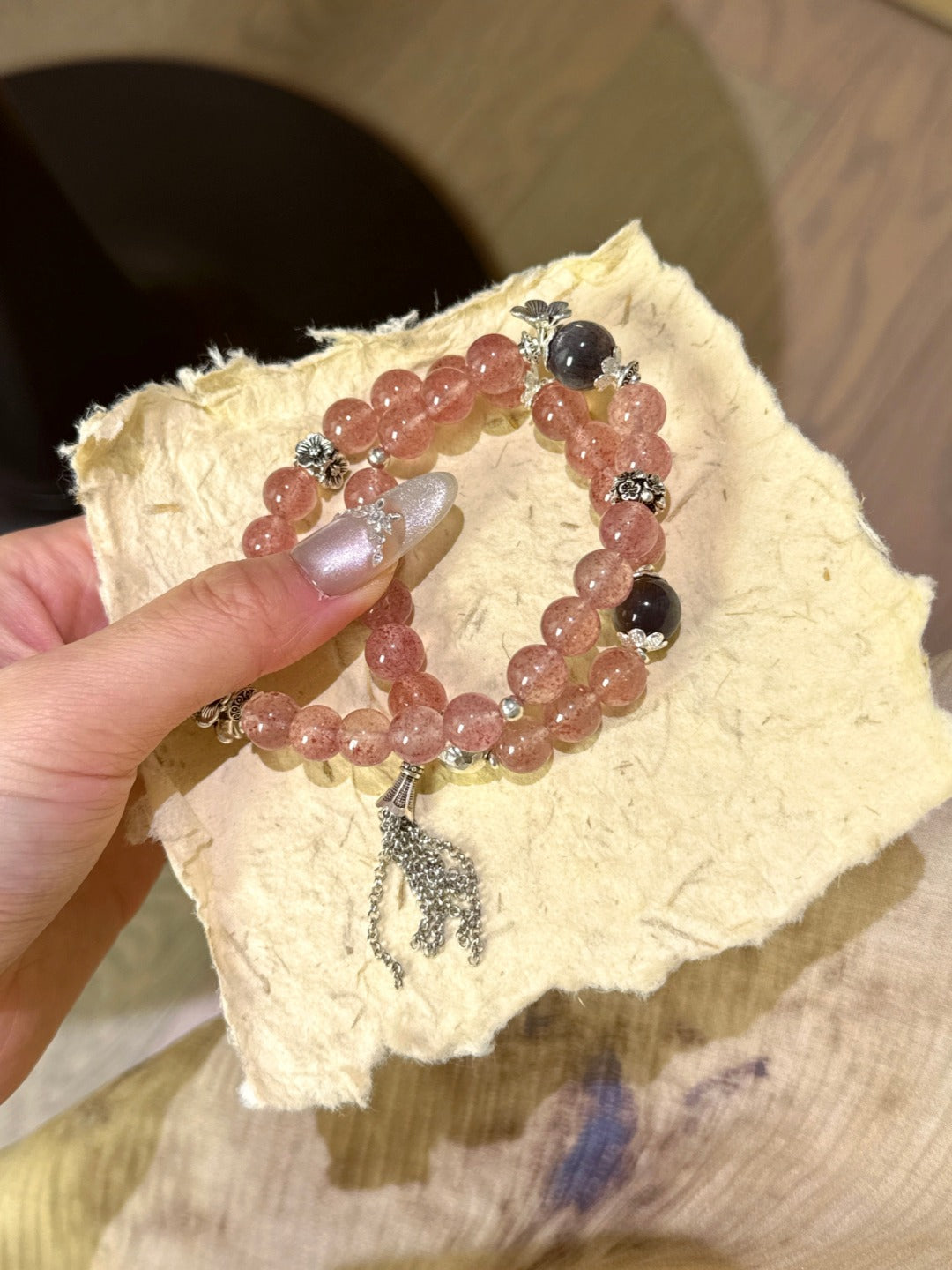 ▫️▪️ Strawberry crystal black gold backbone bracelet